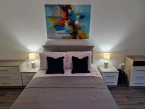 Spacious Luxurious Serviced Accommodation 4